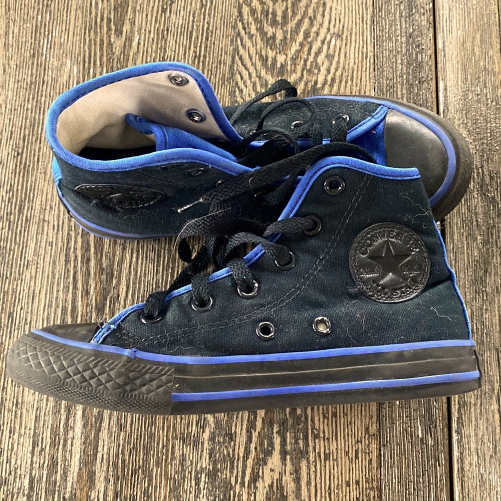 Black and blue high top converse allstars boy size 13